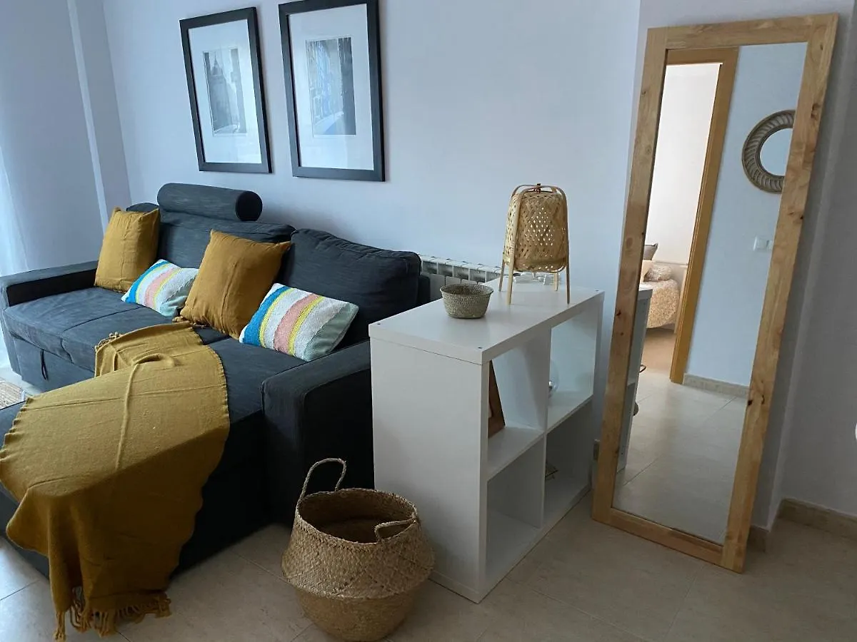 Funcional Apartamento سيدجيس شقة